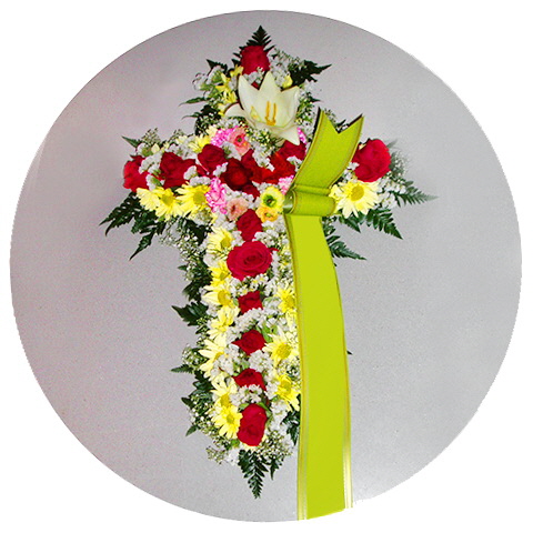 Cruz: Rosas, Azucena, Crisantemos