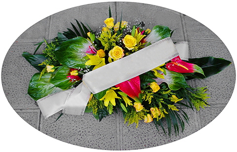 Centro Horizontal: Anthuriums, Rosas, Liliums